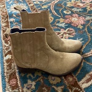 Size 9 women’s boots